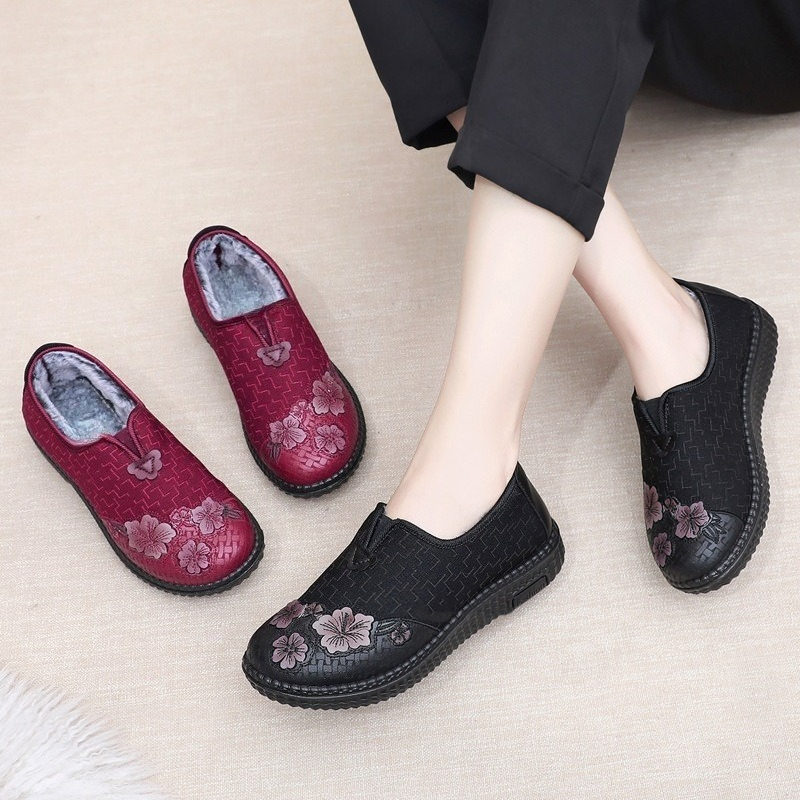 أحذية شتوية نسائية مبطنة بالفر - مراجعة Embroidery Online وسعره