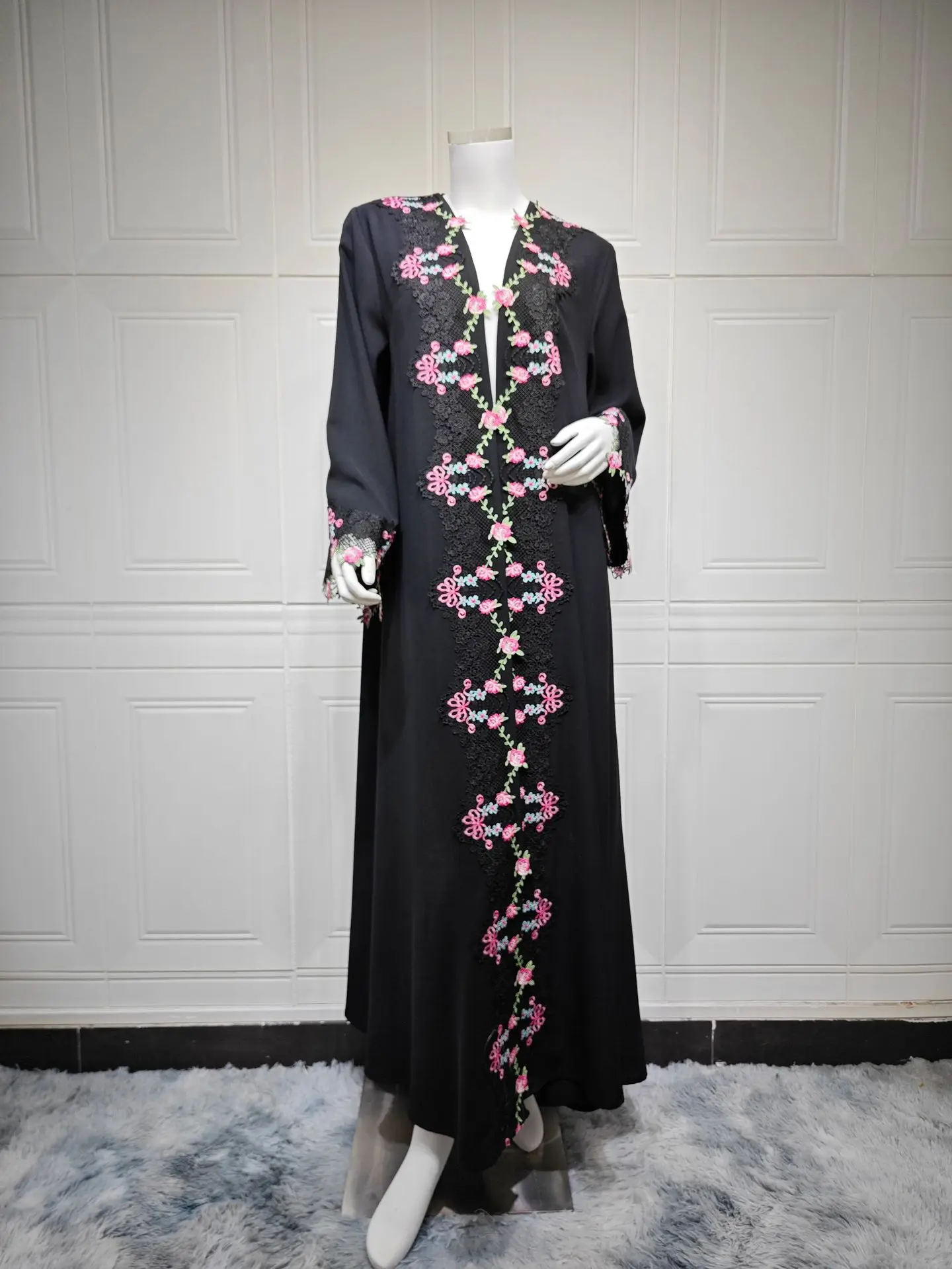 عباية كيمونو سوداء مطرزة، جلاب - مراجعة Embroidery Kebaya وسعره