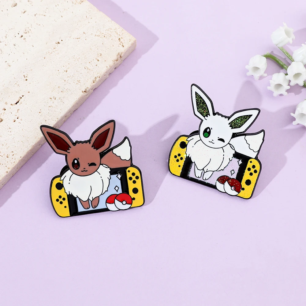 قطعتان من دبابيس الأنمي الكرتو - مراجعة Embroidery Reddit وسعره